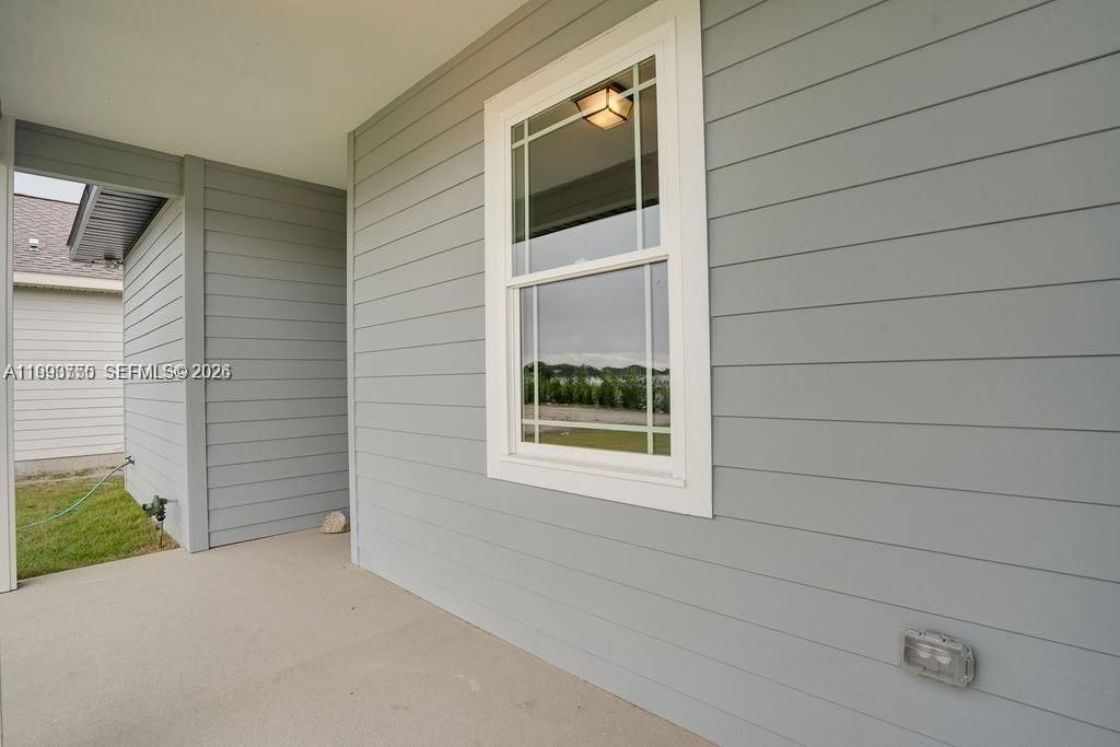 For Rent: $2,400 (3 beds, 2 baths, 2017 Square Feet)