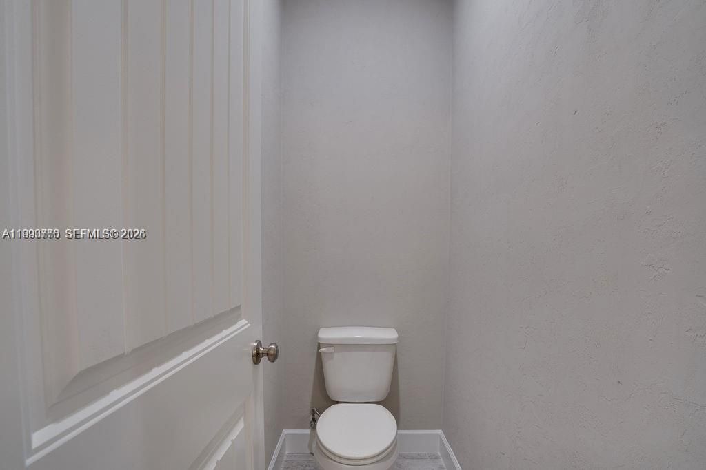 For Rent: $2,400 (3 beds, 2 baths, 2017 Square Feet)