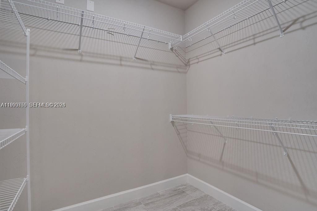 For Rent: $2,400 (3 beds, 2 baths, 2017 Square Feet)