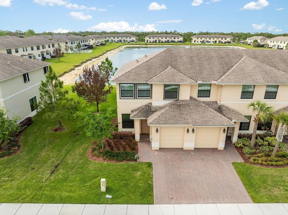 10156-W-Villa-Cir-HigMedia-001-1280