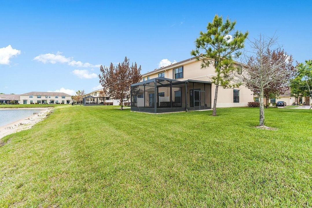 10156-W-Villa-Cir-HigMedia-043-1280