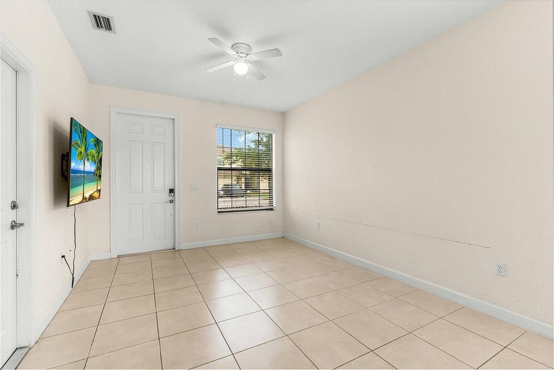10156-W-Villa-Cir-HigMedia-014-1280