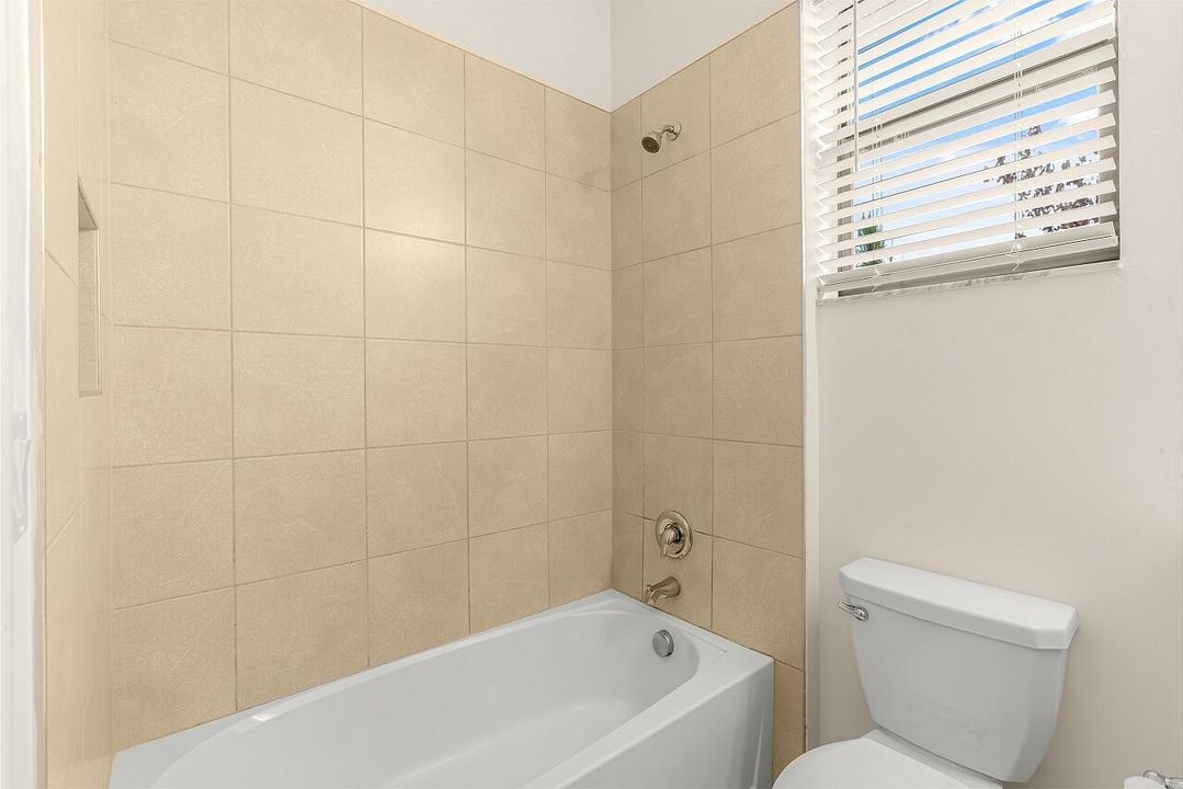 10156-W-Villa-Cir-HigMedia-034-1280