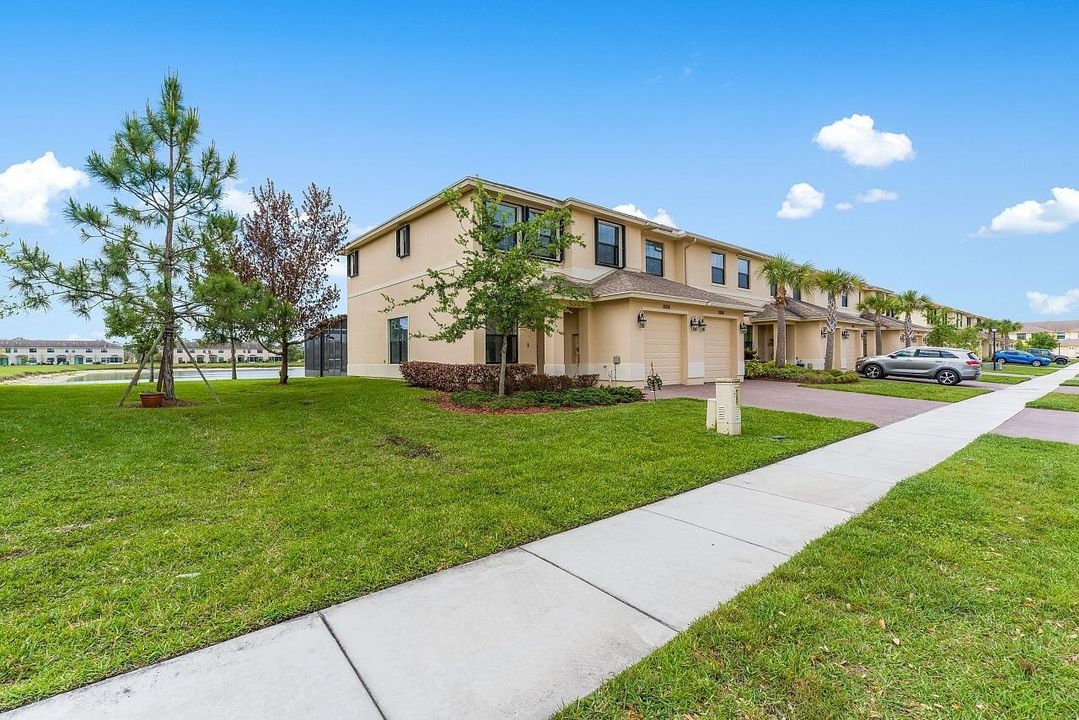 10156-W-Villa-Cir-HigMedia-008-1280