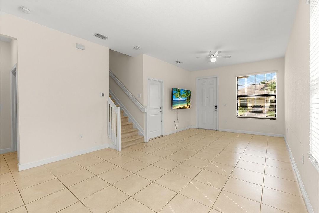 10156-W-Villa-Cir-HigMedia-017-1280