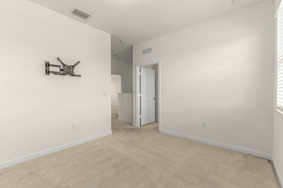10156-W-Villa-Cir-HigMedia-037-1280