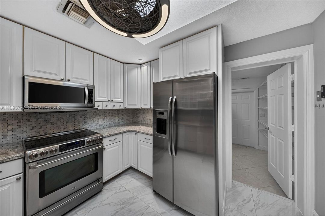 For Rent: $9,500 (4 beds, 4 baths, 2307 Square Feet)