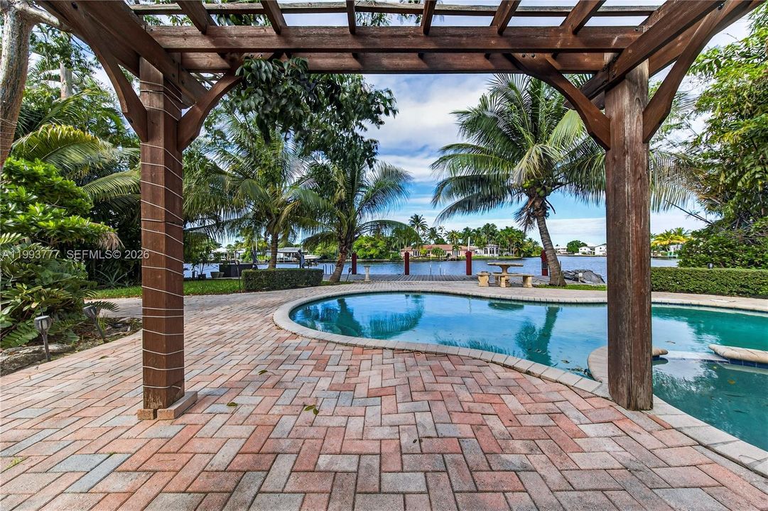 For Rent: $9,500 (4 beds, 4 baths, 2307 Square Feet)