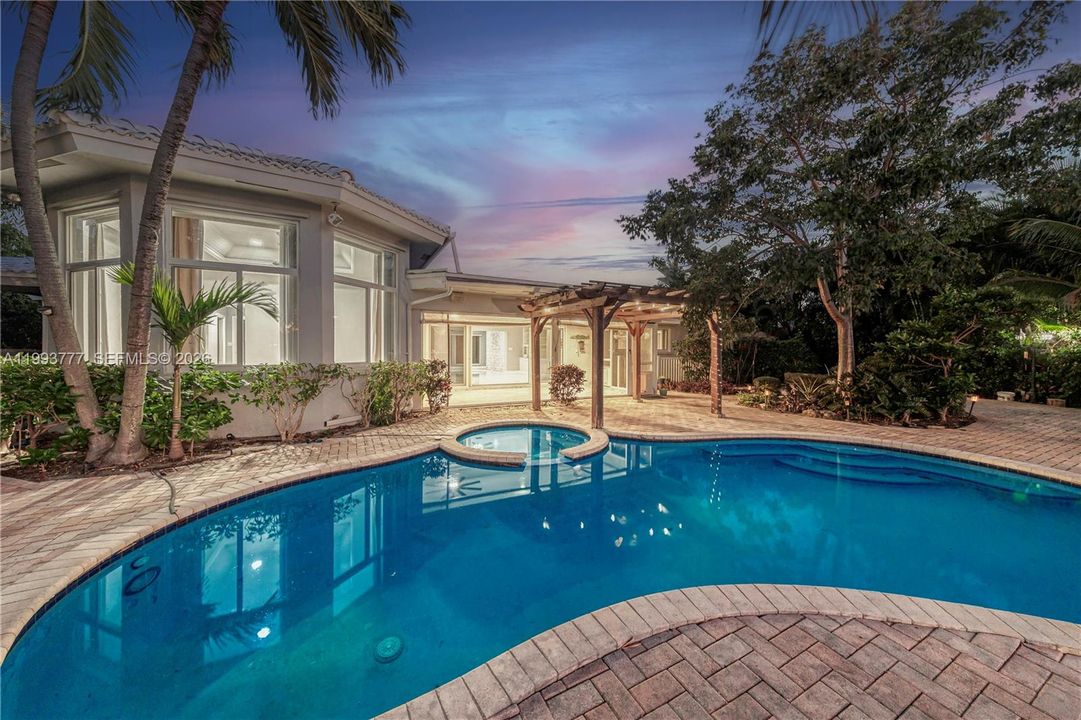For Rent: $9,500 (4 beds, 4 baths, 2307 Square Feet)