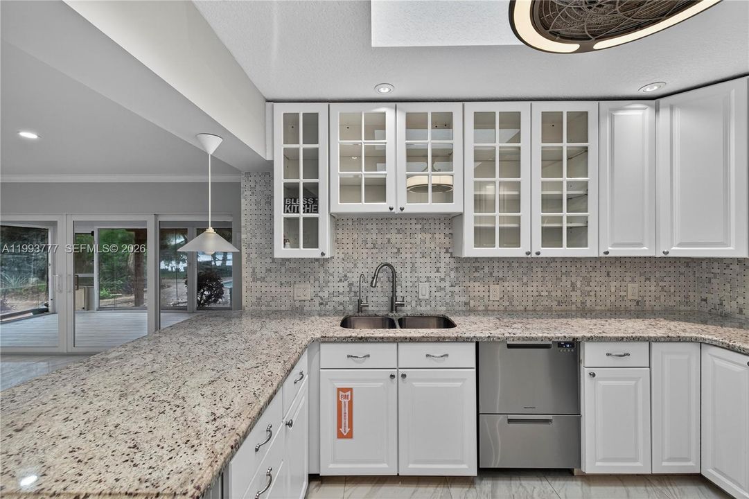 For Rent: $9,500 (4 beds, 4 baths, 2307 Square Feet)