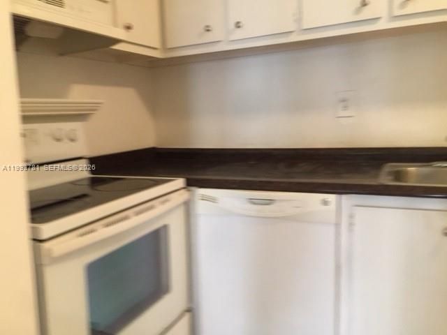 For Sale: $270,000 (1 beds, 1 baths, 854 Square Feet)