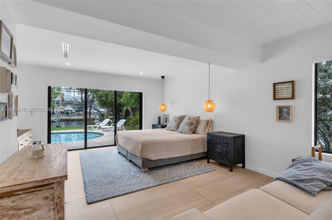 For Sale: $2,650,000 (3 beds, 2 baths, 2121 Square Feet)