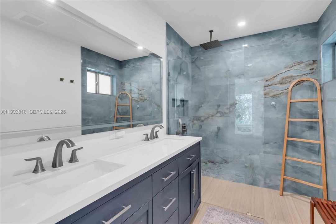 For Sale: $2,650,000 (3 beds, 2 baths, 2121 Square Feet)