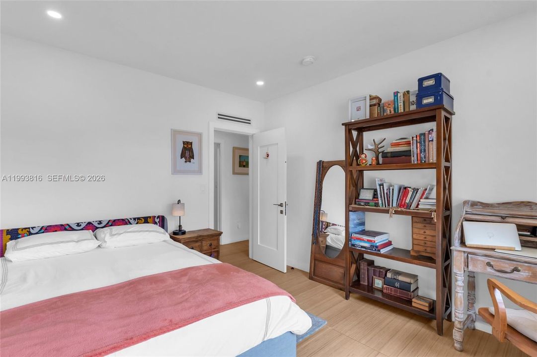 For Sale: $2,650,000 (3 beds, 2 baths, 2121 Square Feet)