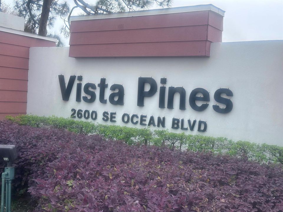 Vista Pines - Stuart
