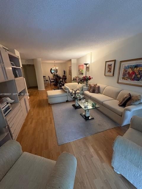 For Sale: $279,000 (2 beds, 2 baths, 1383 Square Feet)
