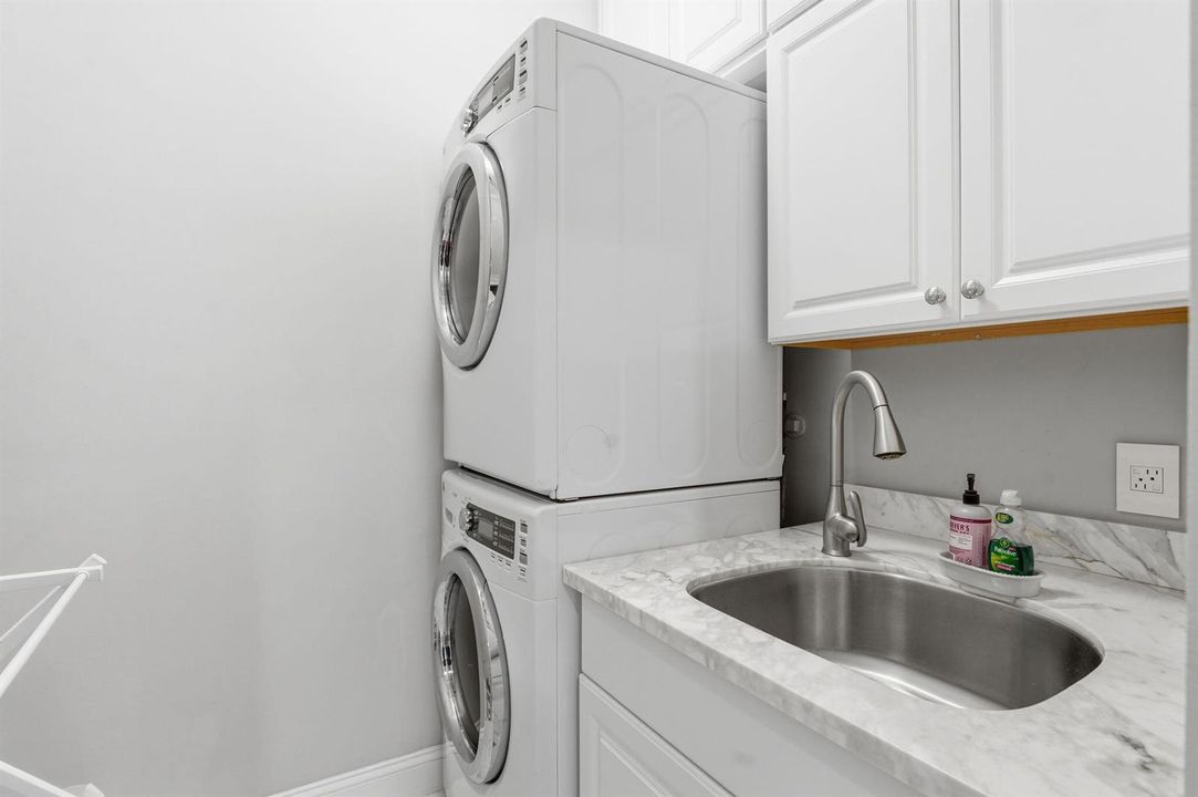 Laundry Room (3rd floor)
