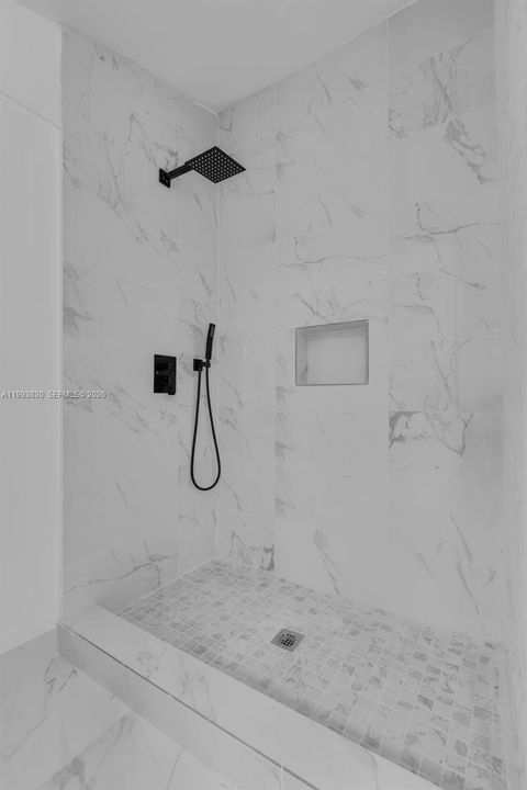 For Rent: $1,600 (1 beds, 1 baths, 1118 Square Feet)