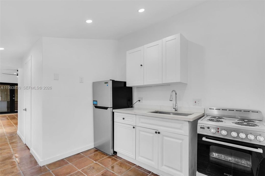 For Rent: $1,600 (1 beds, 1 baths, 1118 Square Feet)
