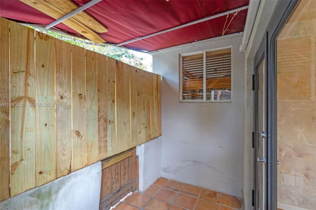 For Rent: $1,600 (1 beds, 1 baths, 1118 Square Feet)