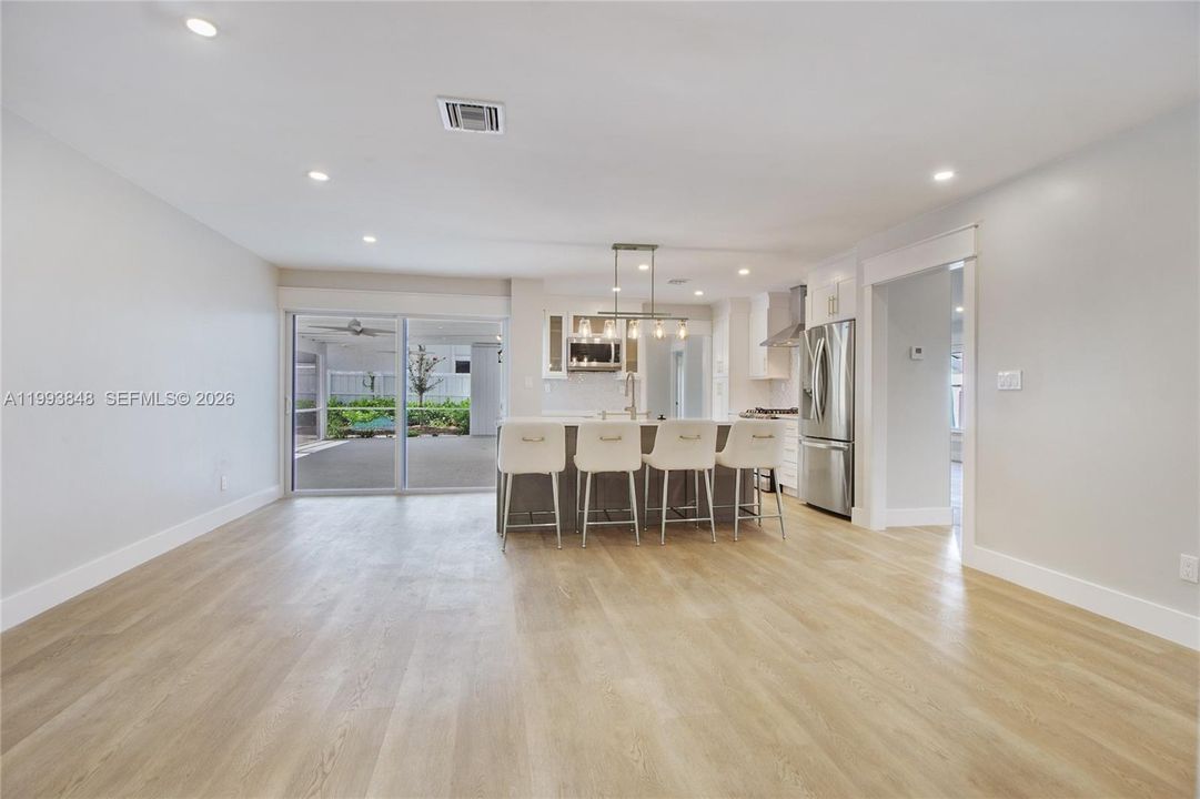 Active With Contract: $6,950 (4 beds, 3 baths, 2112 Square Feet)