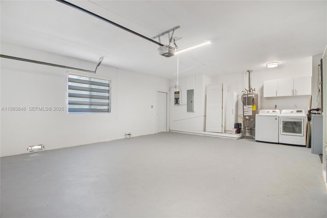 Active With Contract: $6,950 (4 beds, 3 baths, 2112 Square Feet)