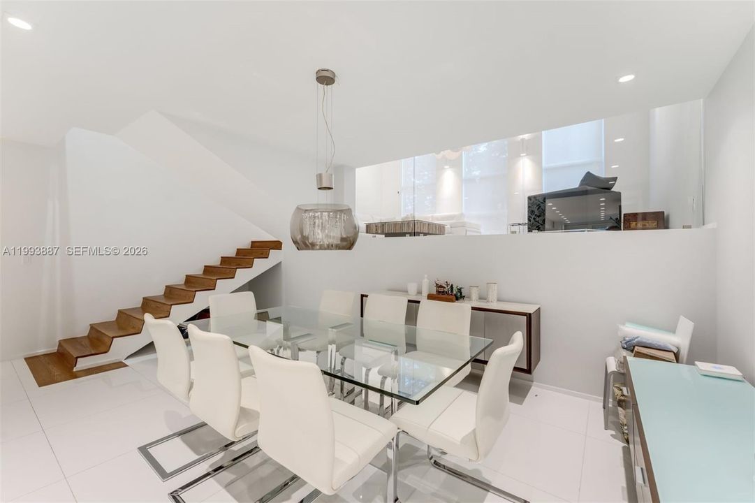 На продажу: $1,699,000 (3 спален, 3 ванн, 3504 Квадратных фут)