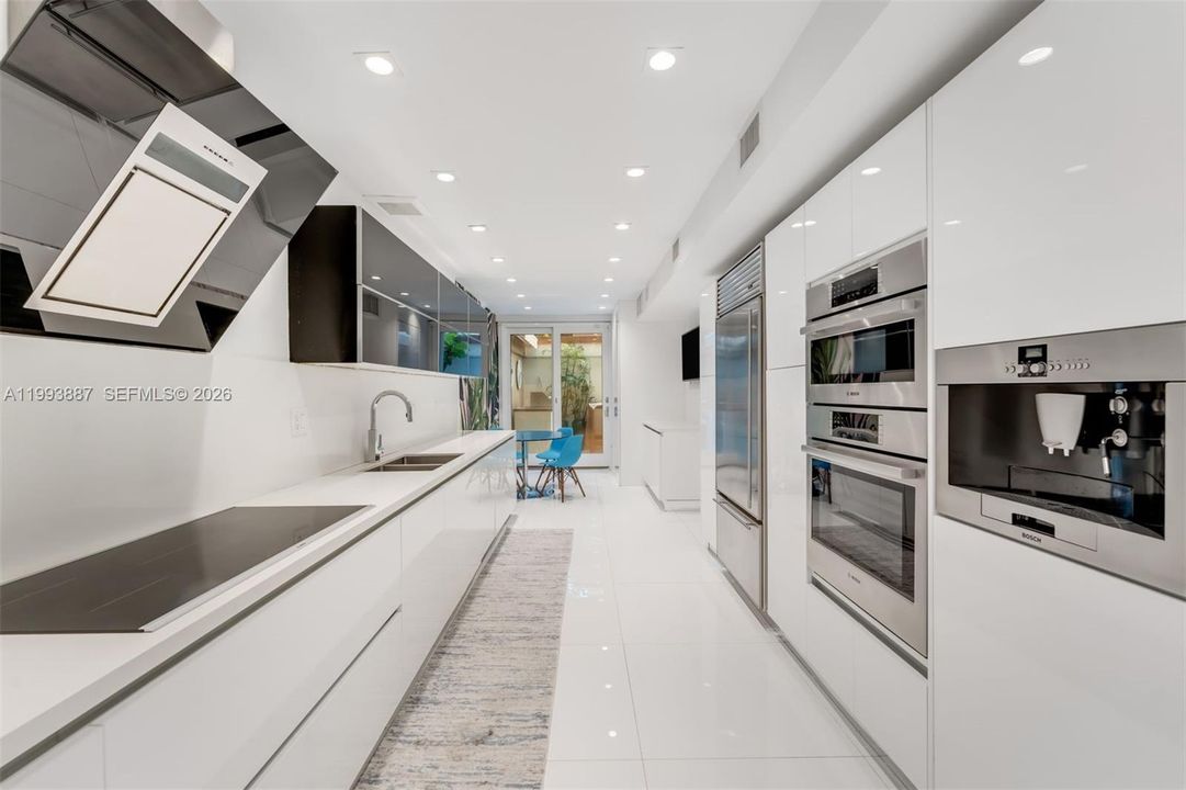 На продажу: $1,699,000 (3 спален, 3 ванн, 3504 Квадратных фут)