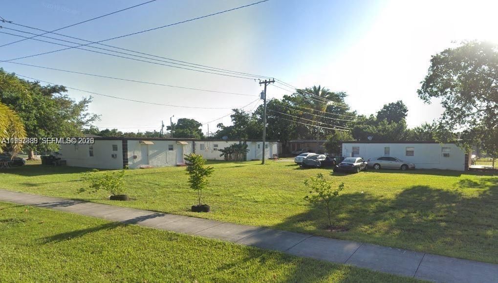 For Rent: $1,300 (1 beds, 1 baths, 4248 Square Feet)