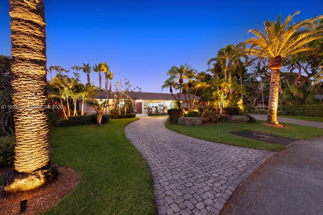 Activo con contrato: $2,699,000 (5 camas, 4 baños, 3298 Pies cuadrados)