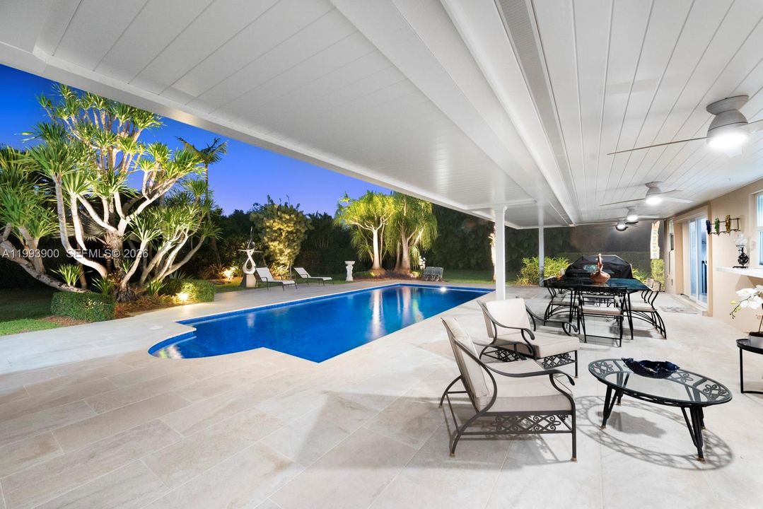 Activo con contrato: $2,699,000 (5 camas, 4 baños, 3298 Pies cuadrados)