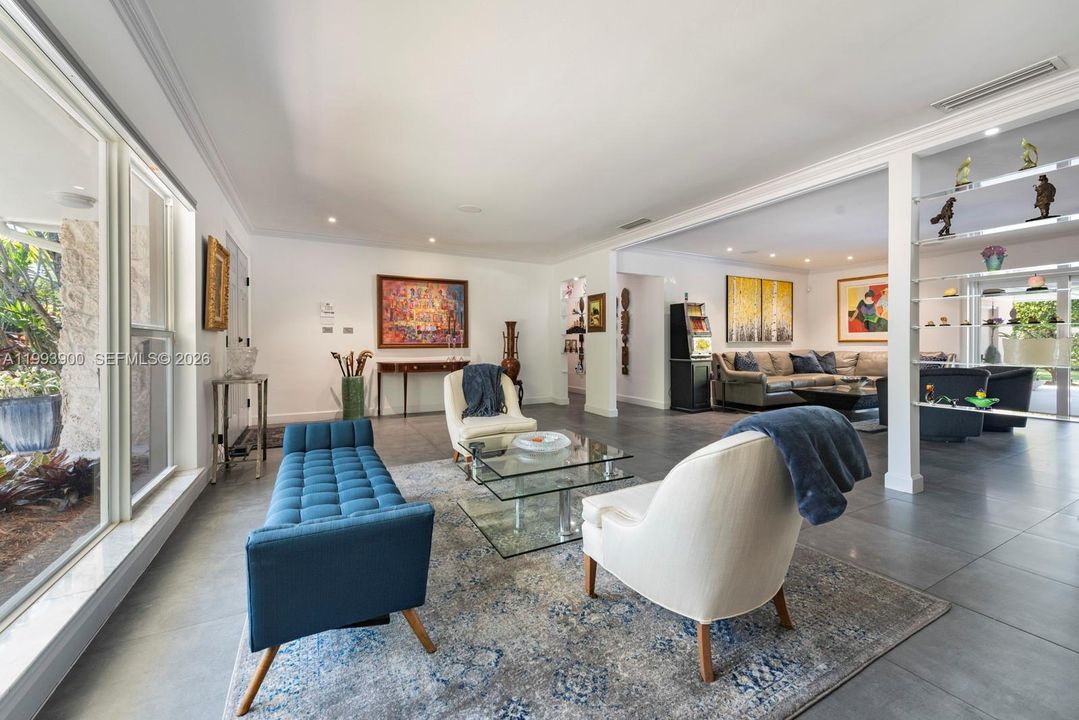 Activo con contrato: $2,699,000 (5 camas, 4 baños, 3298 Pies cuadrados)