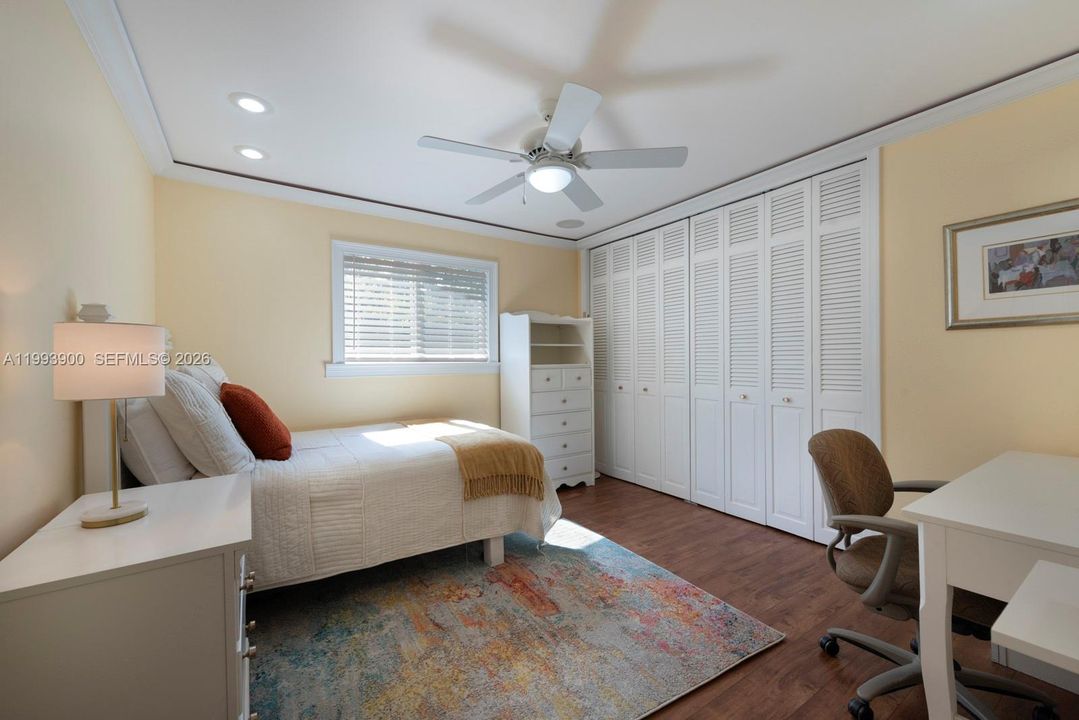 Activo con contrato: $2,699,000 (5 camas, 4 baños, 3298 Pies cuadrados)