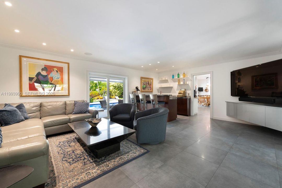Activo con contrato: $2,699,000 (5 camas, 4 baños, 3298 Pies cuadrados)