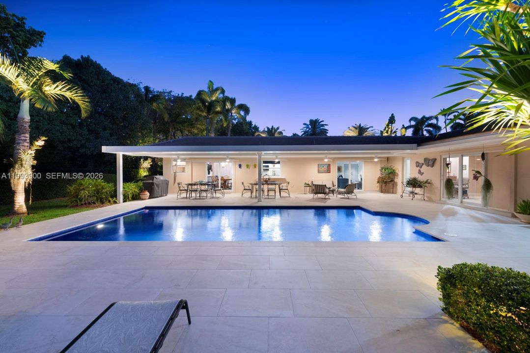 Activo con contrato: $2,699,000 (5 camas, 4 baños, 3298 Pies cuadrados)