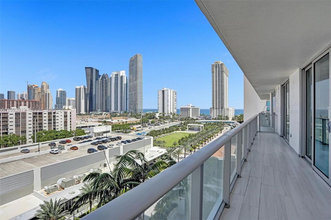 For Sale: $1,049,000 (3 beds, 3 baths, 1524 Square Feet)