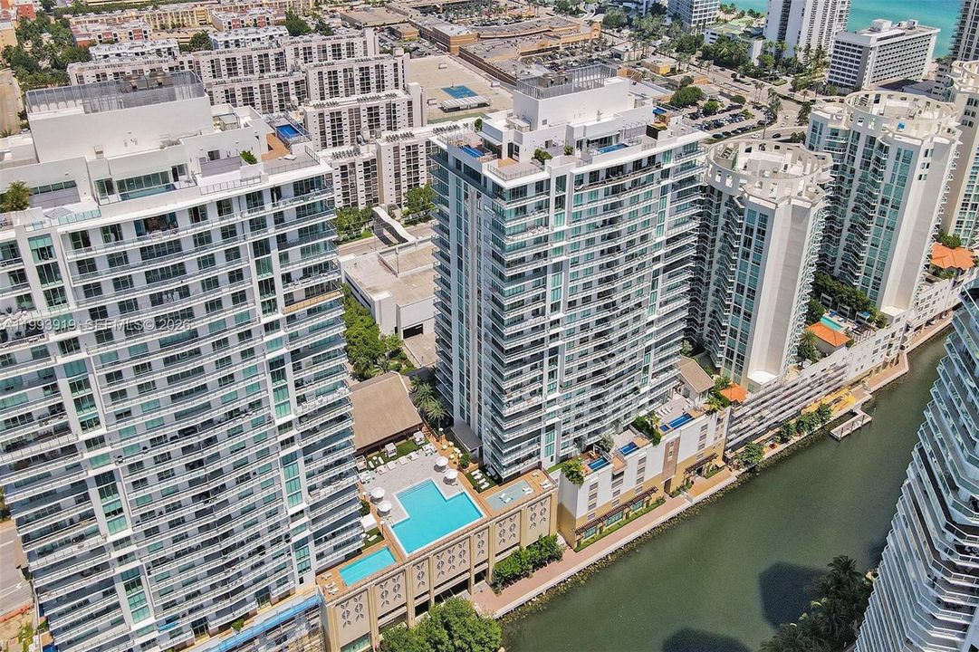 For Sale: $1,049,000 (3 beds, 3 baths, 1524 Square Feet)