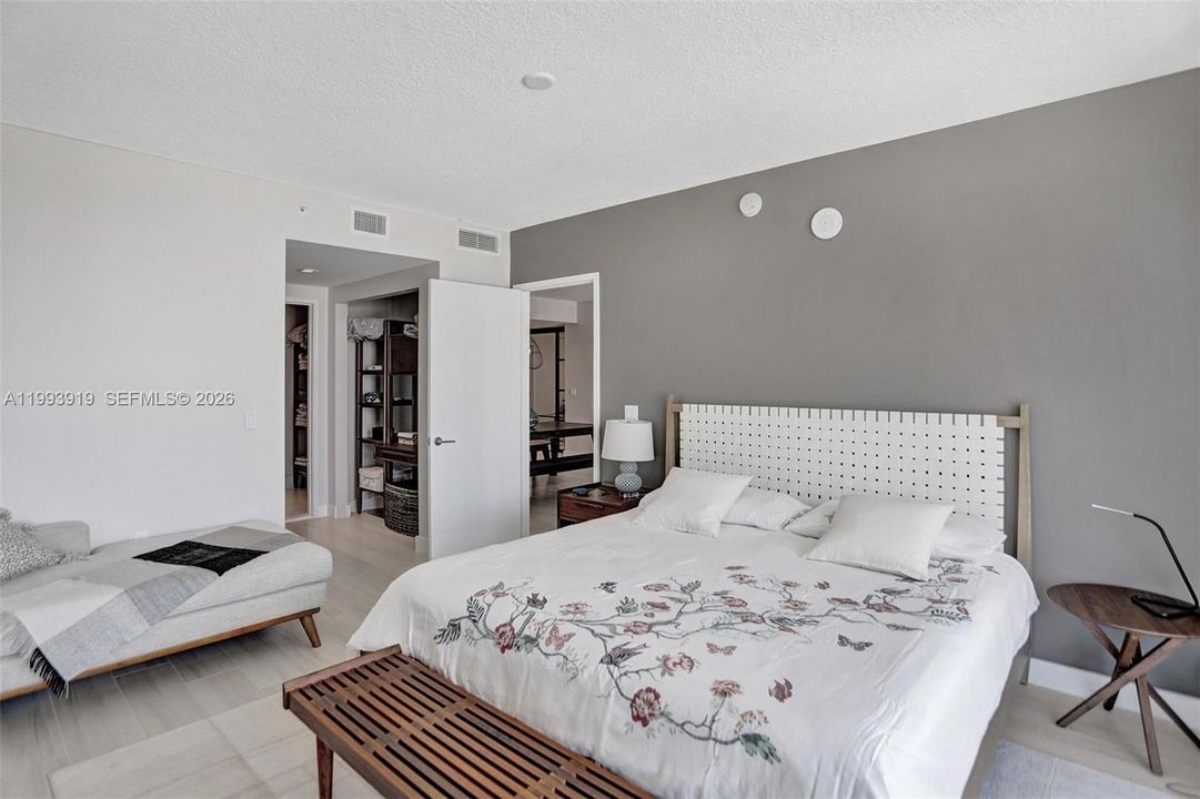 For Sale: $1,049,000 (3 beds, 3 baths, 1524 Square Feet)