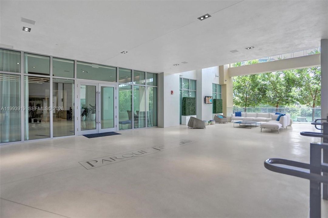 For Sale: $1,049,000 (3 beds, 3 baths, 1524 Square Feet)