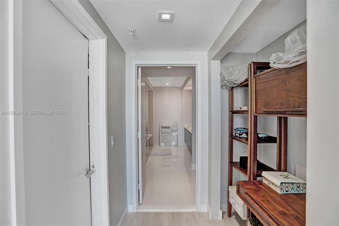 For Sale: $1,049,000 (3 beds, 3 baths, 1524 Square Feet)