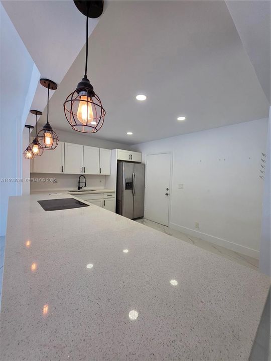 For Sale: $100,000 (1 beds, 1 baths, 928 Square Feet)