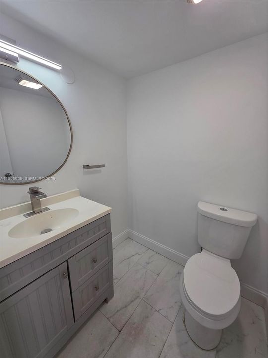 For Sale: $100,000 (1 beds, 1 baths, 928 Square Feet)