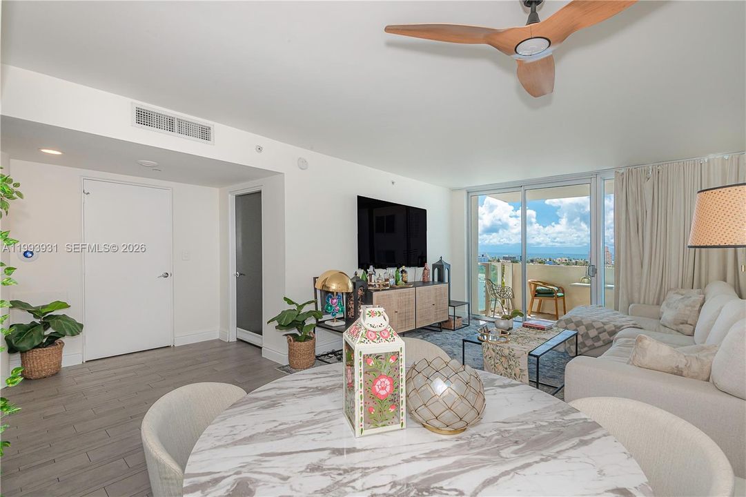 For Sale: $449,000 (1 beds, 1 baths, 610 Square Feet)