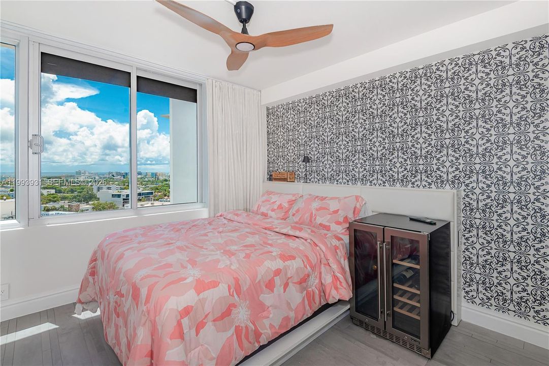 For Sale: $449,000 (1 beds, 1 baths, 610 Square Feet)