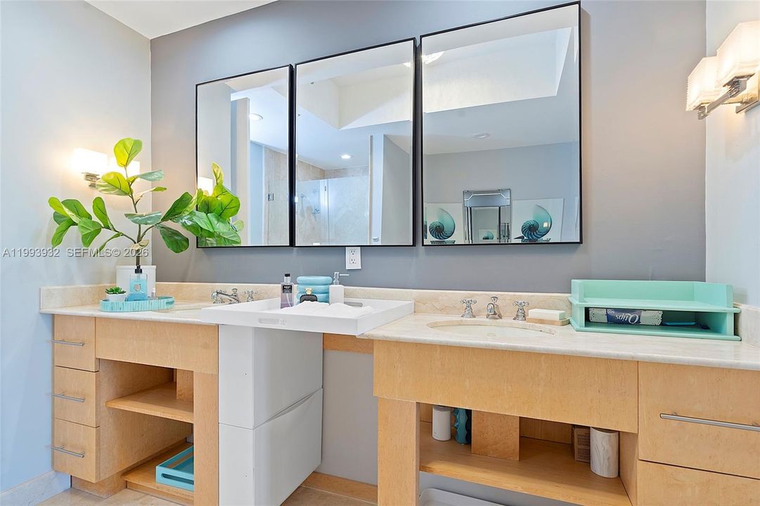 На продажу: $7,995,000 (3 спален, 3 ванн, 2508 Квадратных фут)