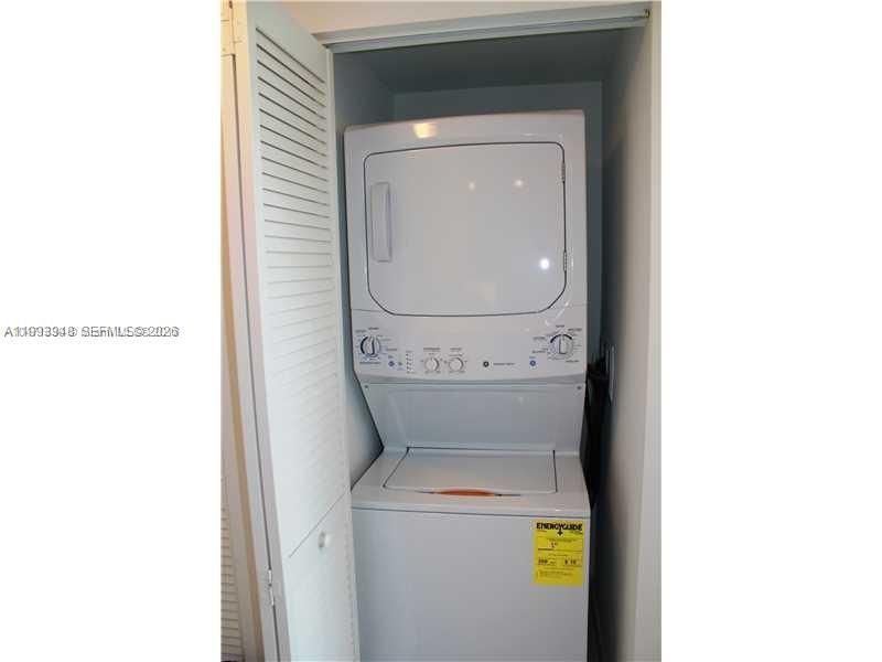 На продажу: $394,000 (1 спален, 1 ванн, 640 Квадратных фут)