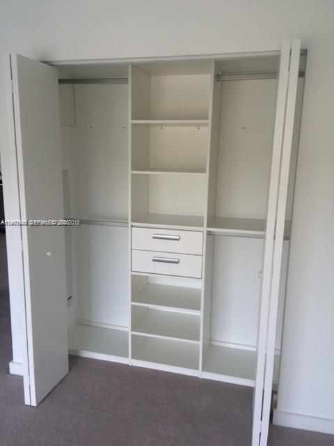 На продажу: $394,000 (1 спален, 1 ванн, 640 Квадратных фут)