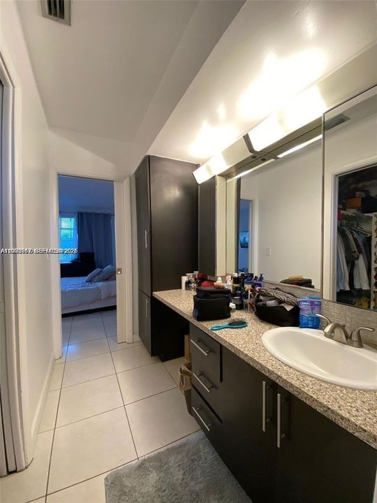 En Venta: $164,999 (1 camas, 1 baños, 1071 Pies cuadrados)