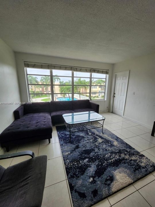 En Venta: $164,999 (1 camas, 1 baños, 1071 Pies cuadrados)