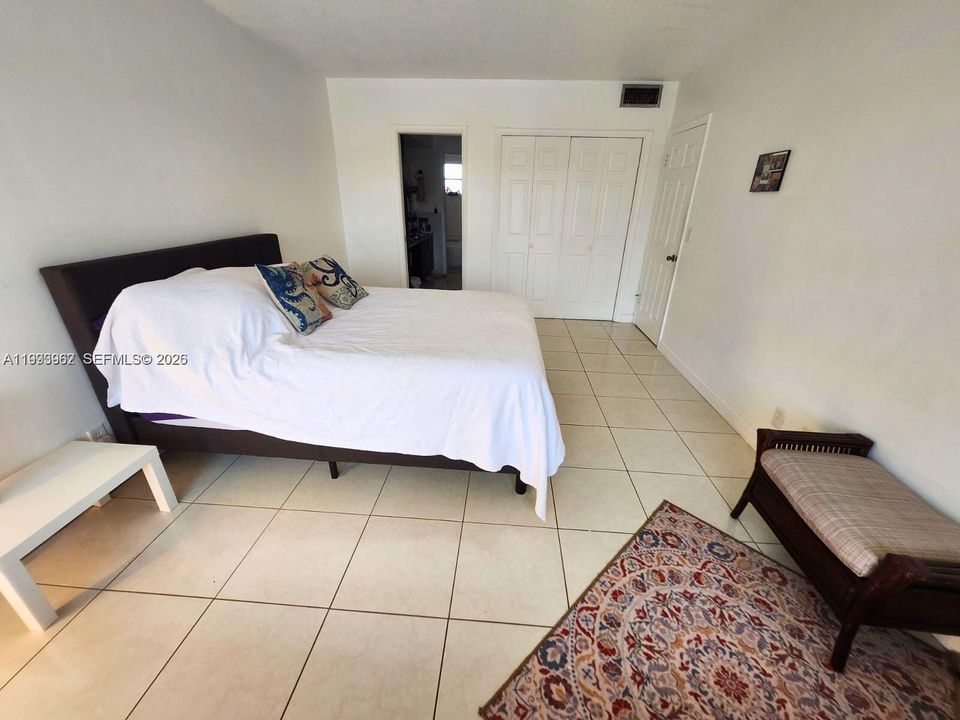 En Venta: $164,999 (1 camas, 1 baños, 1071 Pies cuadrados)